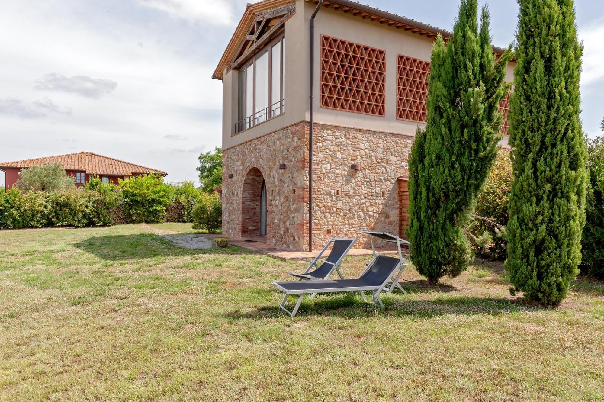 Il Borgo Delle Ville Palaia Exterior foto
